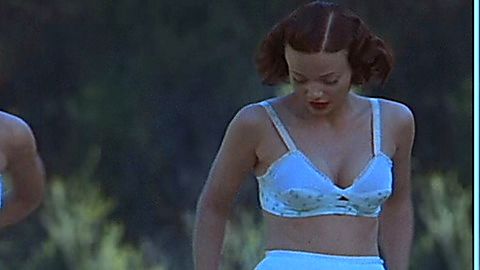 Pic: Samantha Mathis in How to Make an American Quilt (1995)