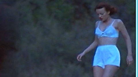 Pic: Samantha Mathis in How to Make an American Quilt (1995)
