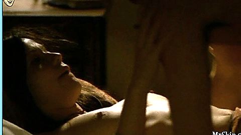 Pic: Samantha Mathis in Attraction (2000)