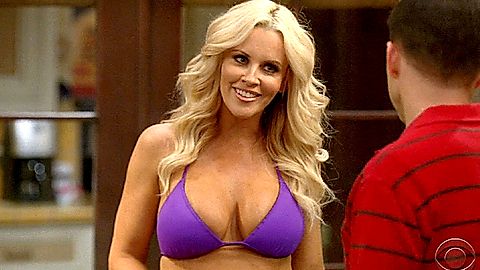 Pic: Jenny McCarthy in Two and a Half Men (2003)