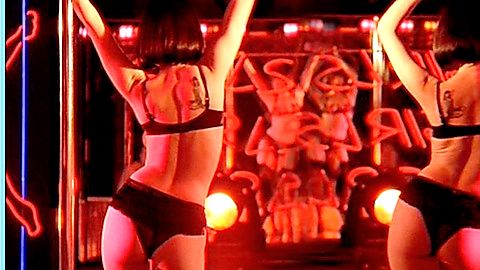 Pic: Rose McGowan in Roads to Riches (2001)