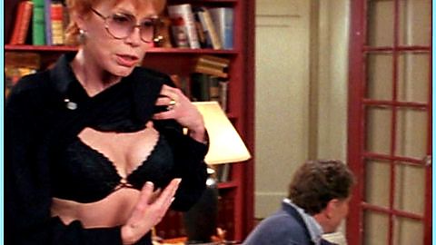 Pic: Mary Tyler Moore in Flirting with Disaster (1996)