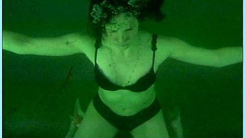 Pic: Mary-Louise Parker in Weeds (2005)