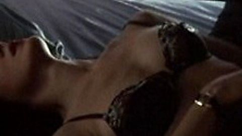 Pic: Elizabeth Perkins in Love at Large (1990)