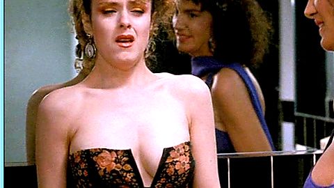 Pic: Bernadette Peters in Slaves of New York (1989)