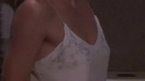Pic: Michelle Pfeiffer in What Lies Beneath (2000)