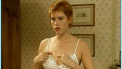 Pic: Molly Ringwald in Enfants de Salaud (1996)
