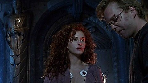 Pic: Julia Roberts in Flatliners (1990)
