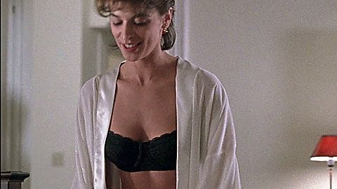 Pic: Annabella Sciorra in The Hand that Rocks the Cradle (1992)