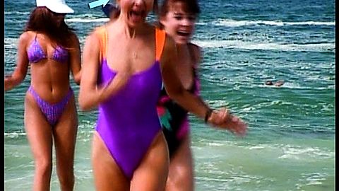Pic: Tiffani-Amber Thiessen in Saved by the Bell: Hawaiian Style (1992)