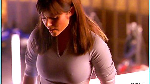 Pic: Tiffani-Amber Thiessen in Fastlane (2002)