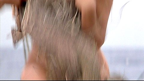 Pic: Jeanne Tripplehorn in Waterworld (1995)