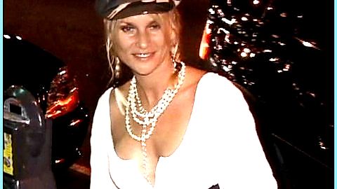 Pic: Nicollette Sheridan in America's Favorite  Housewives (2006)
