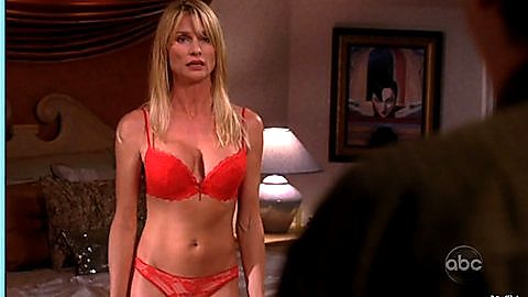 Pic: Nicollette Sheridan in Desperate Housewives (2004)
