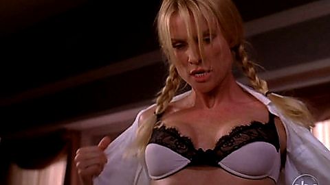 Pic: Nicollette Sheridan in Desperate Housewives (2004)