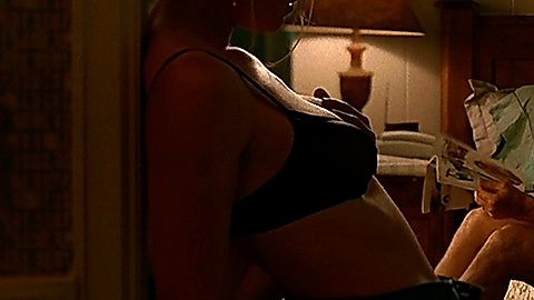 Pic: Elisabeth Shue in The Trigger Effect (1996)