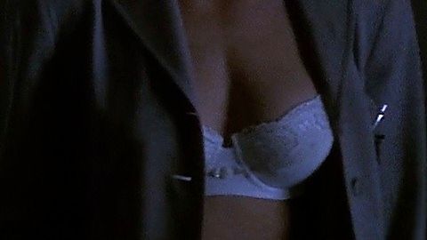 Pic: Elisabeth Shue in The Saint (1997)
