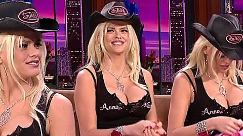 Pic: Anna Nicole Smith in The Tonight Show with Jay Leno (1992)