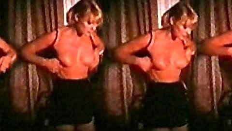Pic: Elke Sommer in Einer von uns beiden (1974)