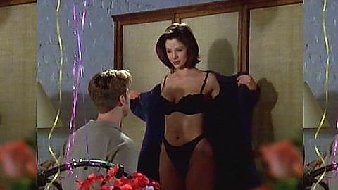 Pic: Mira Sorvino in At First Sight (1999)