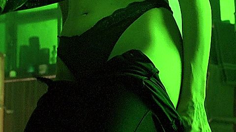 Pic: Mira Sorvino in The Replacement Killers (1998)