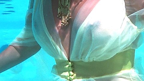 Pic: Lana Wood in Diamonds Are Forever (1971)