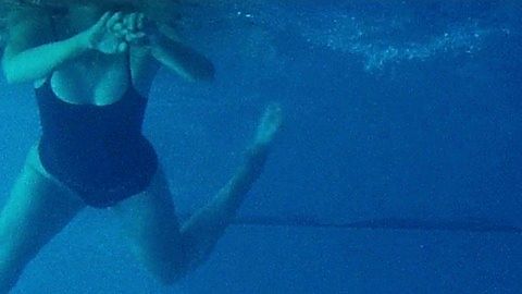Pic: Sarah Michelle Gellar in Veronika Decides to Die (2009)