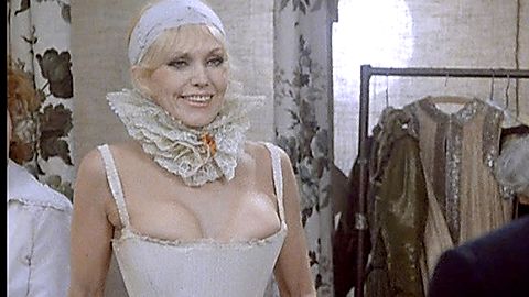 Pic: Kim Novak in The Mirror Crack'd (1980)