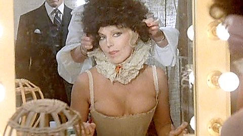 Pic: Kim Novak in The Mirror Crack'd (1980)