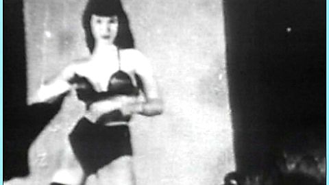 Pic: Bettie Page in Bettie's Hat Dance