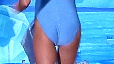 Pic: Shannon Elizabeth in Scary Movie (2000)