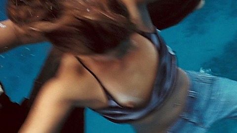 Pic: Jessica Alba in Into the Blue (2005)
