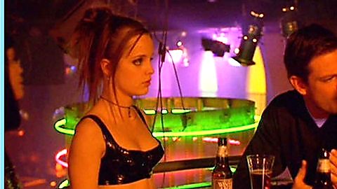 Pic: Mena Suvari in Loser (2000)