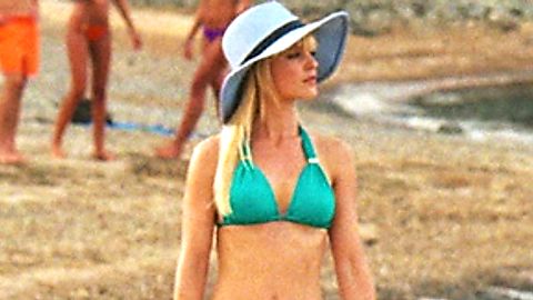 Pic: Mena Suvari in American Reunion (2012)