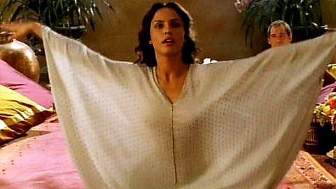 Pic: Leonor Varela in Cleopatra (1999)
