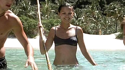 Pic: Virginie Ledoyen in The Beach (2000)