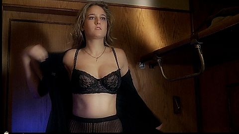 Pic: Leelee Sobieski in Night Train (2009)