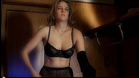 Pic: Leelee Sobieski in Night Train (2009)