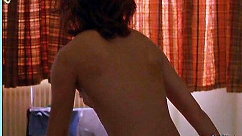 Pic: Caroline Ducey in La cage (2002)
