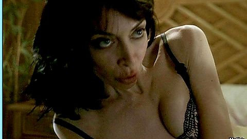 Pic: Illeana Douglas in Point of Origin (2002)