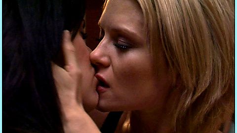Pic: Missy Crider in Huff (2004)