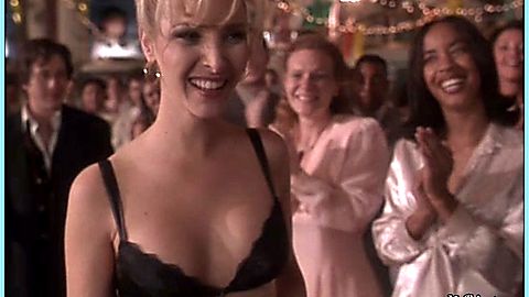 Pic: Lisa Kudrow in Romy and Michele's High School Reunion (1997)
