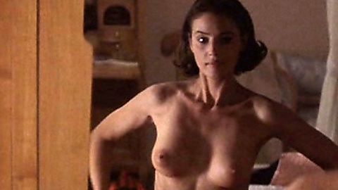 Pic: Monica Bellucci in L' ultimo capodanno (1998)