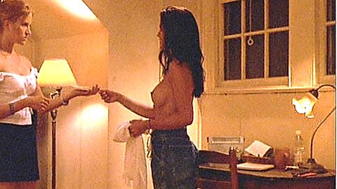Pic: Susan Ward in The In Crowd (2000)