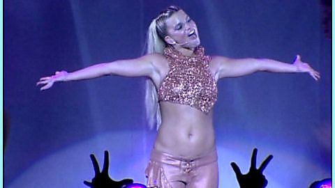 Pic: Jessica Simpson in Jessica Simpson: Dream Chaser (2002)