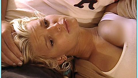 Pic: Jessica Simpson in Newlyweds: Nick and Jessica (2003)