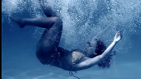 Pic: Lacey Chabert in Thirst (2008)