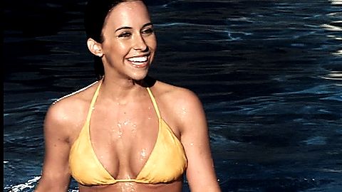 Pic: Lacey Chabert in Thirst (2008)