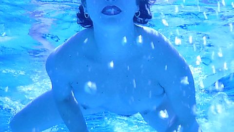 Pic: Anna Ammirati in Frivolous Lola (1998)