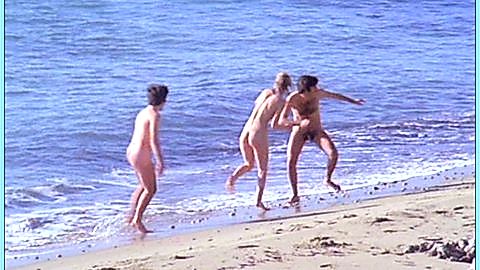 Pic: Dalila Di Lazzaro in L' Italia s'è rotta (1976)
